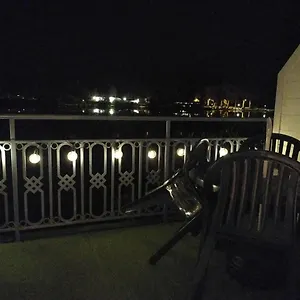 Au Calme Face Au Appartement
